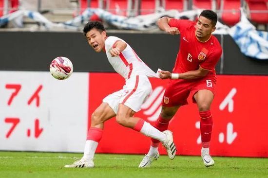 曼城半场暂2-0弗鲁米嫩塞。